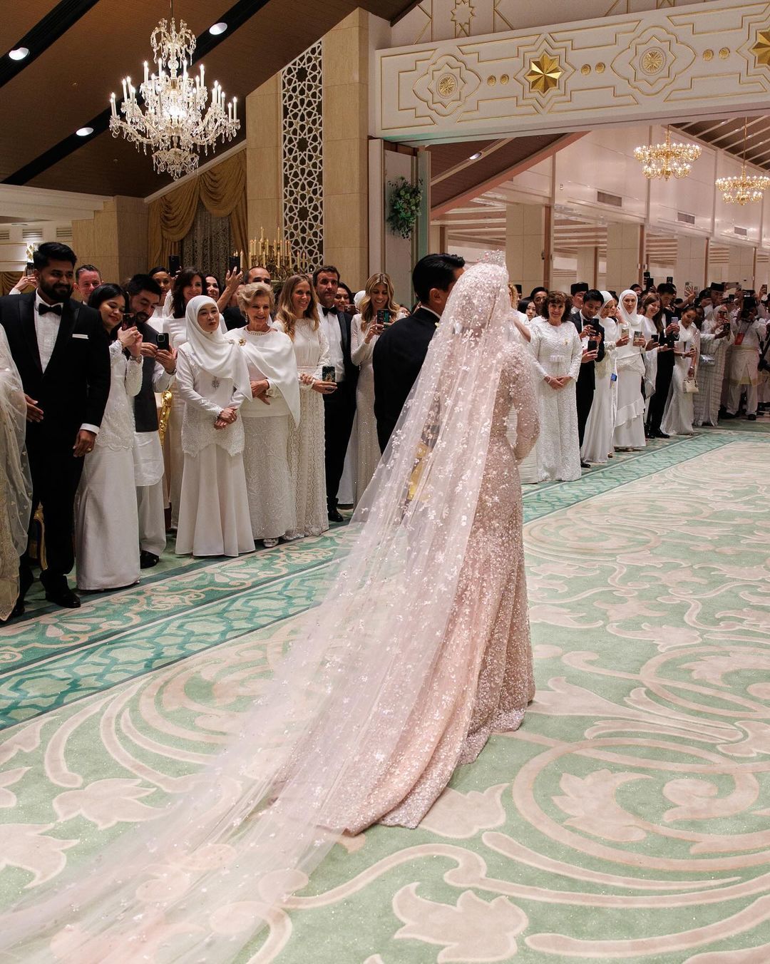 Mulia Anisha Rosnah in Zuhair Murad