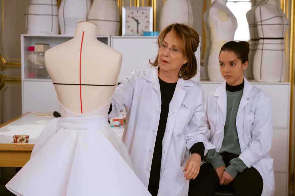 Haute Couture (2021) - Nathalie Baye & Lyna Khoudri