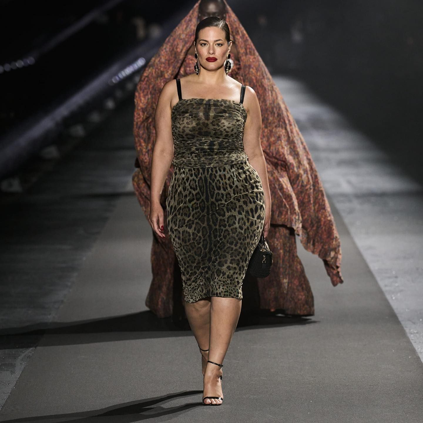 Ashley Graham in Dolce&Gabbana e Loubotin